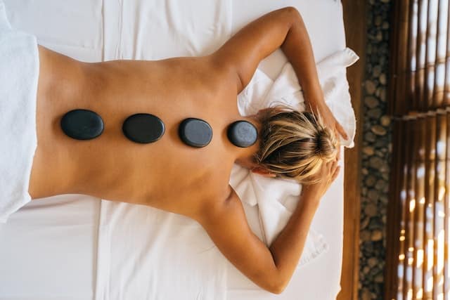 Head Spa Kopfmassage zuhause – Entspannung für Paare