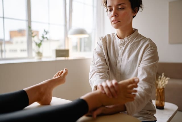 Entspannende Fußmassage – Nebenwirkungen erkennen und richtig einordnen
