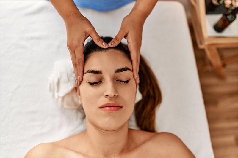 Nackenmassage Anleitung – Muskeln und Techniken erklärt